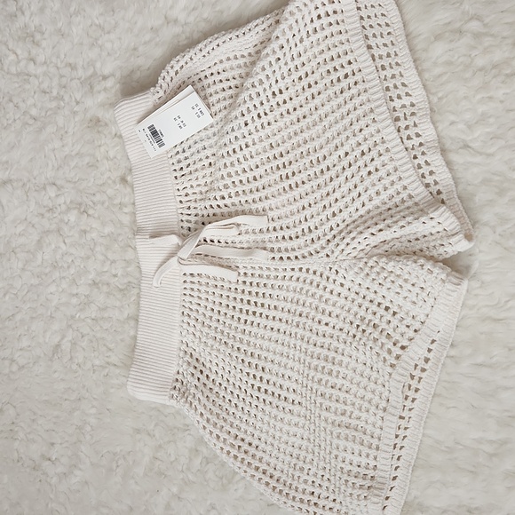 Abercrombie and Fitch Crothet -Style Coverup Short Size S Cream - Picture 4 of 8